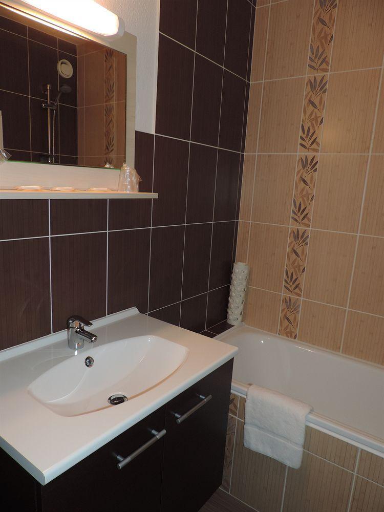 Hotel Amys Voreppe Bagian luar foto