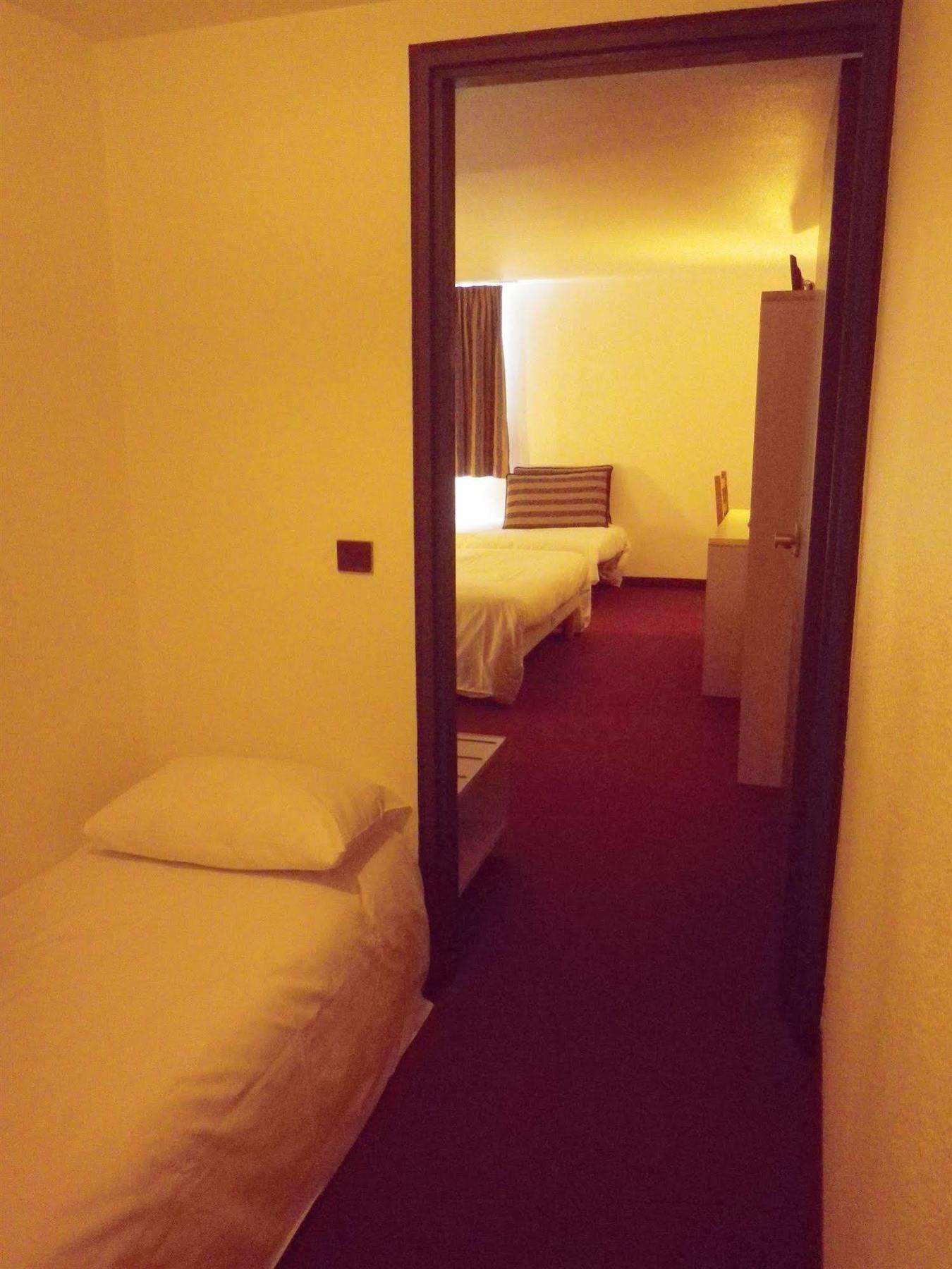Hotel Amys Voreppe Bagian luar foto