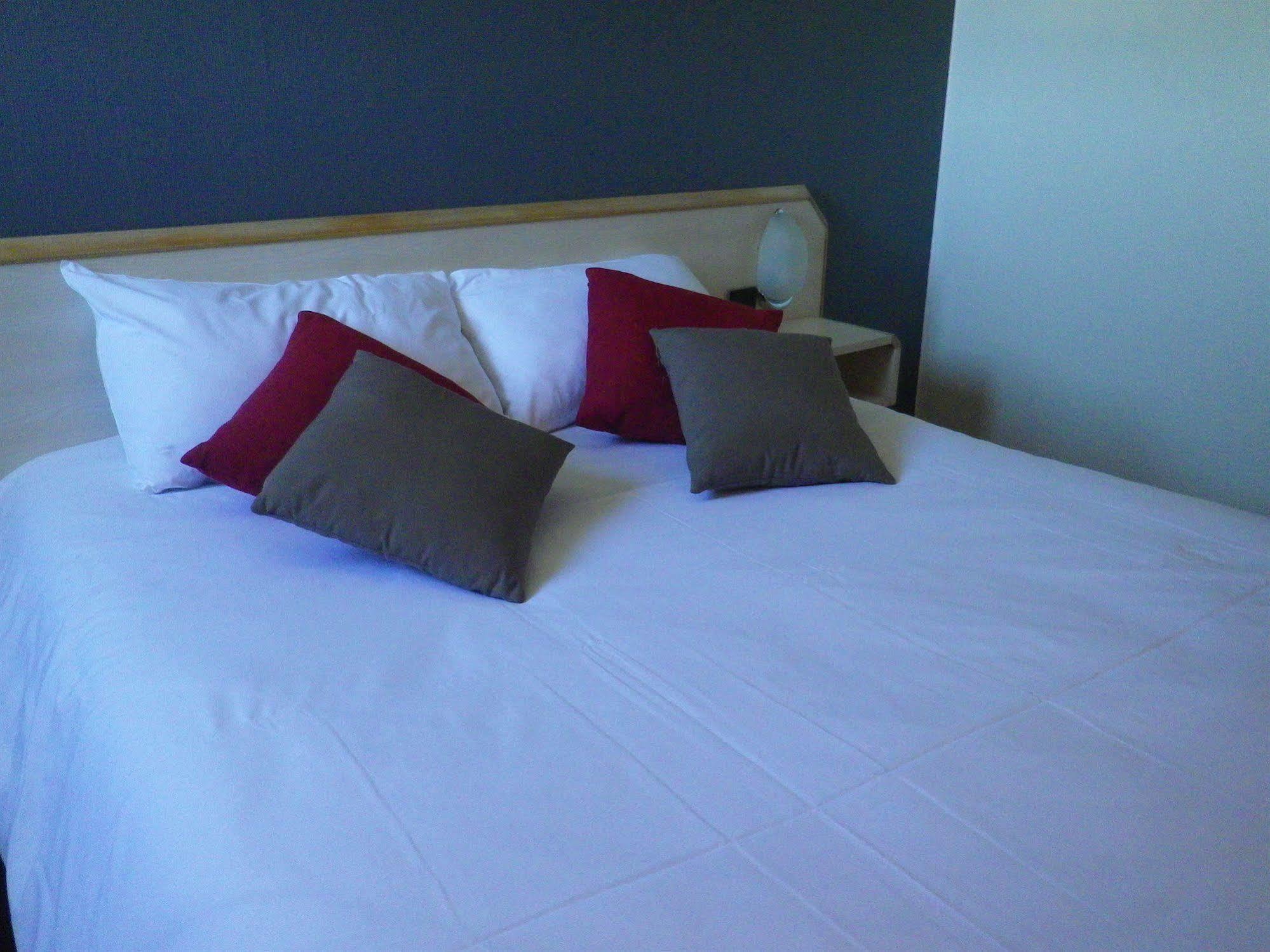 Hotel Amys Voreppe Bagian luar foto